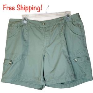 Women's Columbia Army Green Hiking Shorts 12